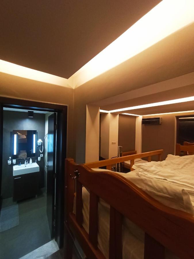 Hostel Simple Tbilisi ภายนอก รูปภาพ